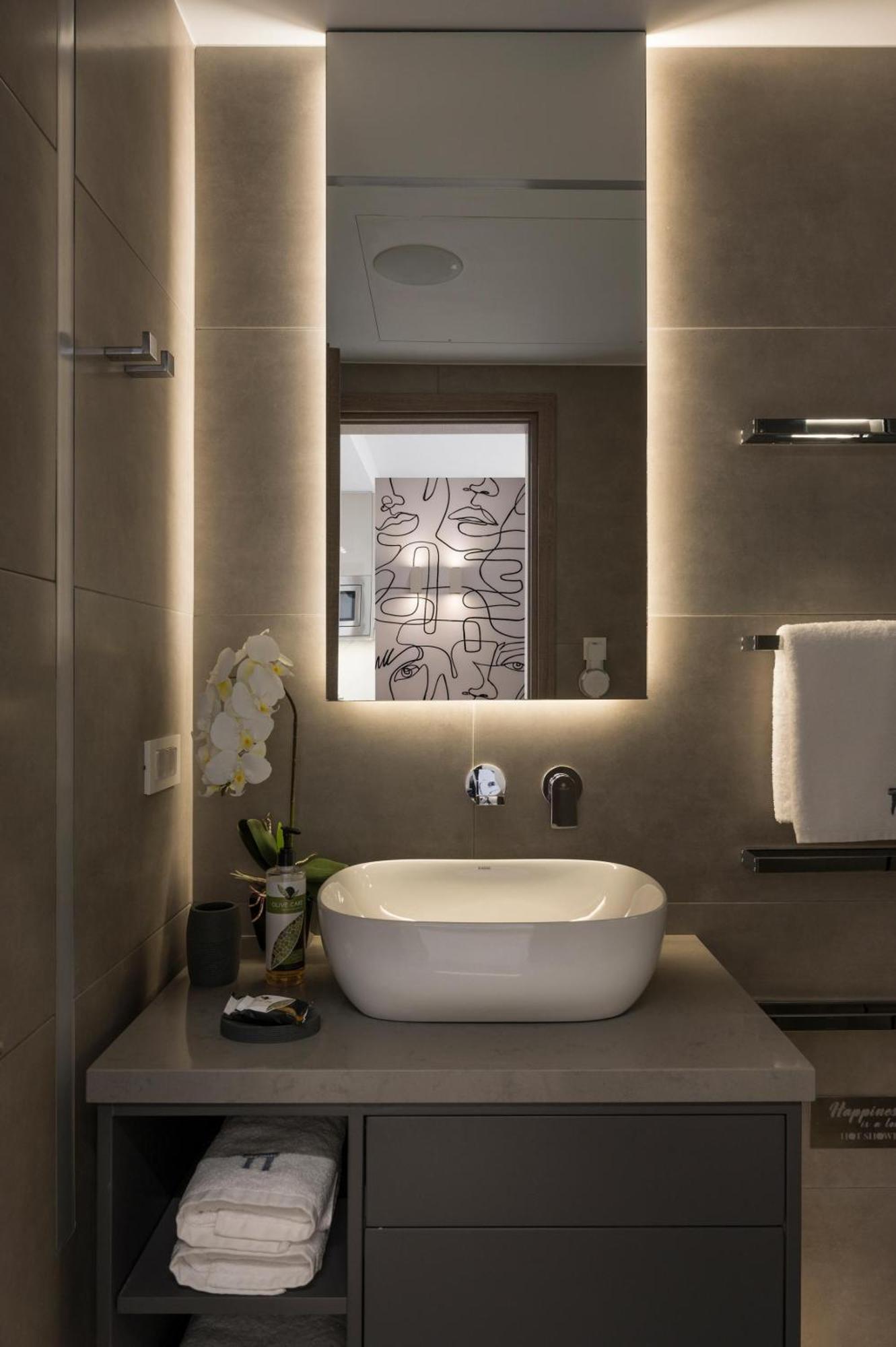 Π Suite Project: Smart Bnb Chania  Luaran gambar