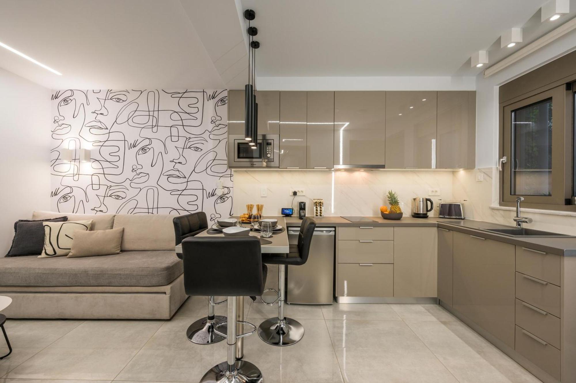 Π Suite Project: Smart Bnb Chania  Luaran gambar