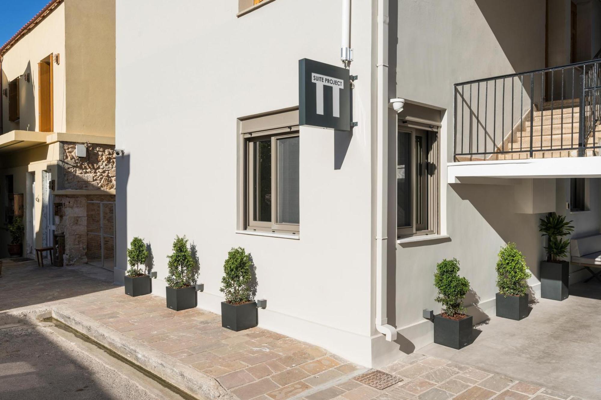 Π Suite Project: Smart Bnb Chania  Luaran gambar