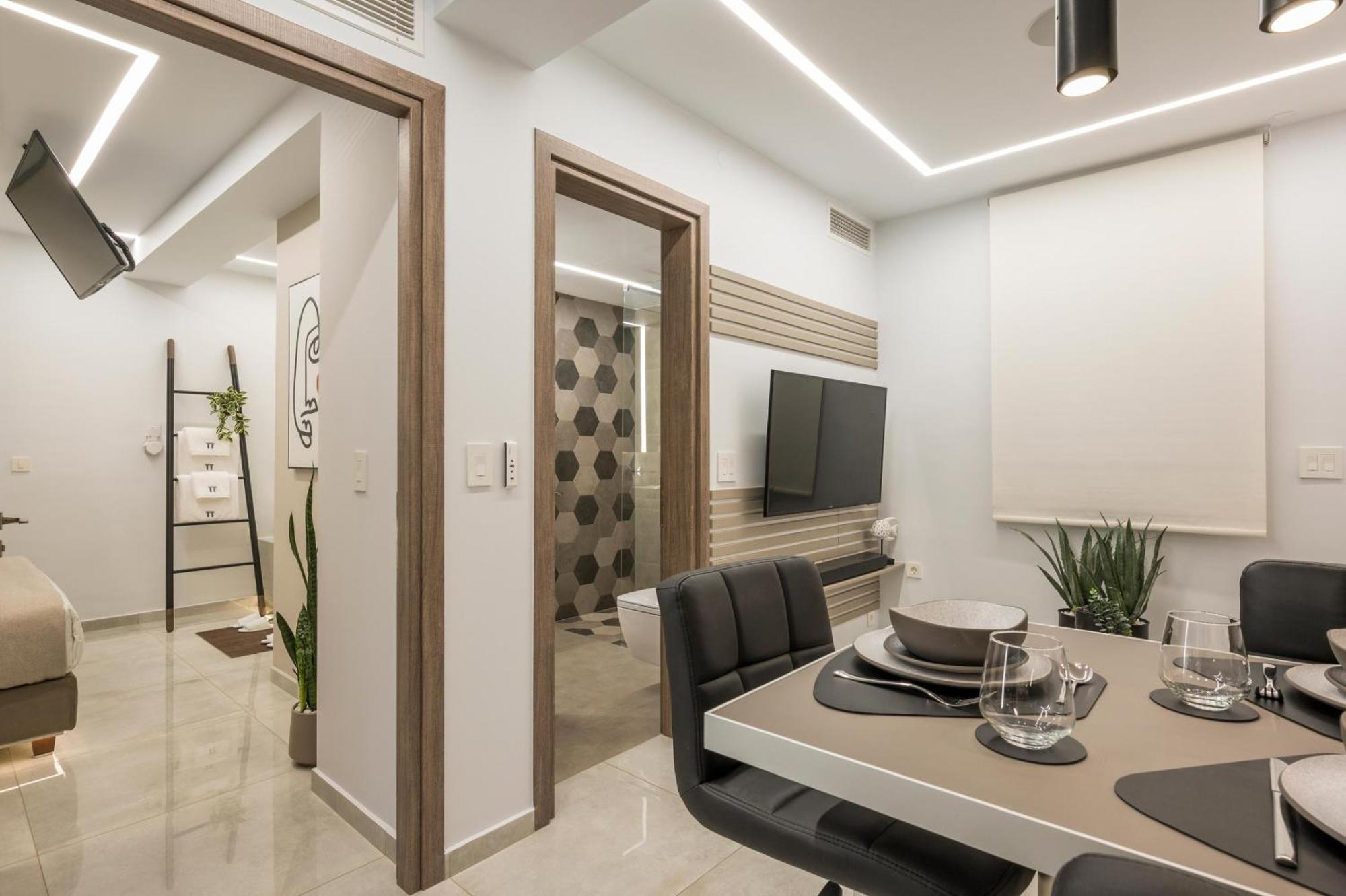 Π Suite Project: Smart Bnb Chania  Luaran gambar