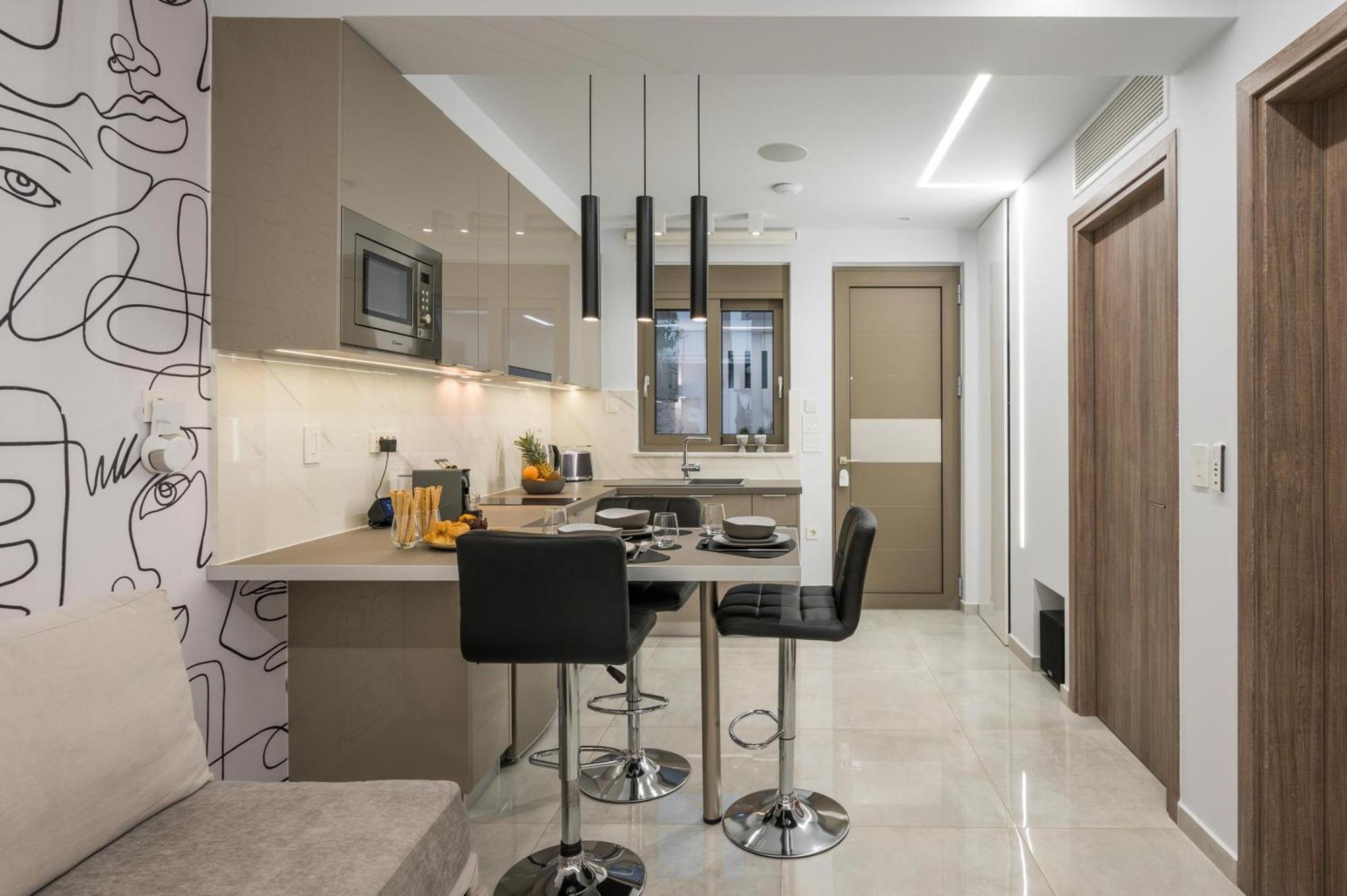 Π Suite Project: Smart Bnb Chania  Luaran gambar